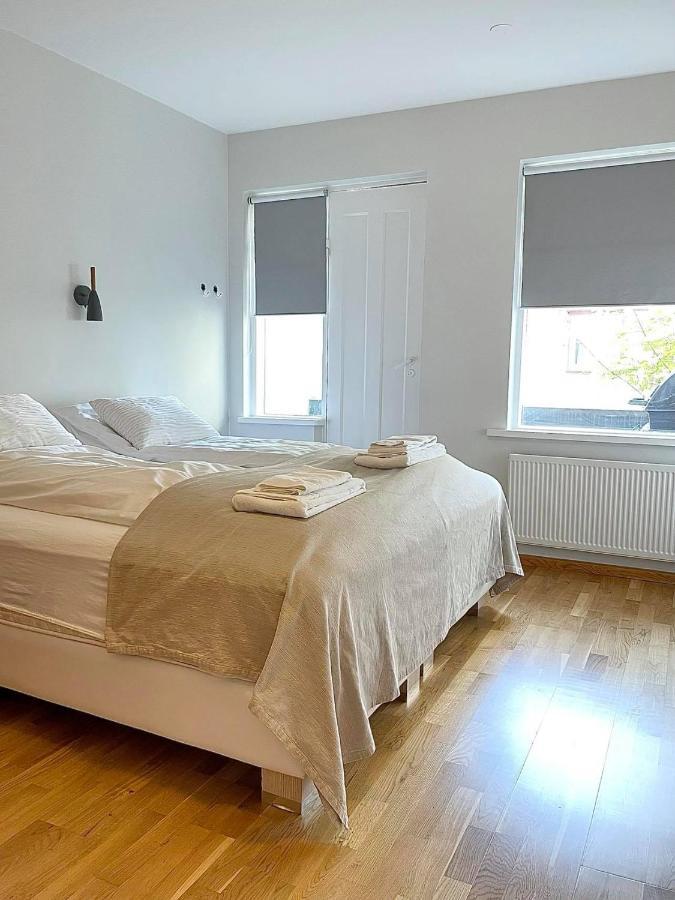 Day Dream Townhall Square Apartments Akureyri Eksteriør billede